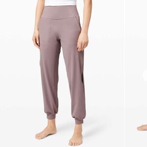 Lululemon Align Jogger 28" *Vent
Violet Verbena Purple